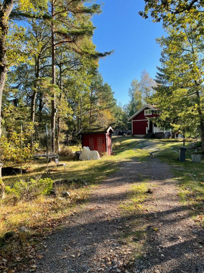 Charmigt Hus Pa Vindoe Villa Stockholm Exterior photo