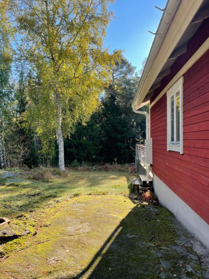 Charmigt Hus Pa Vindoe Villa Stockholm Exterior photo